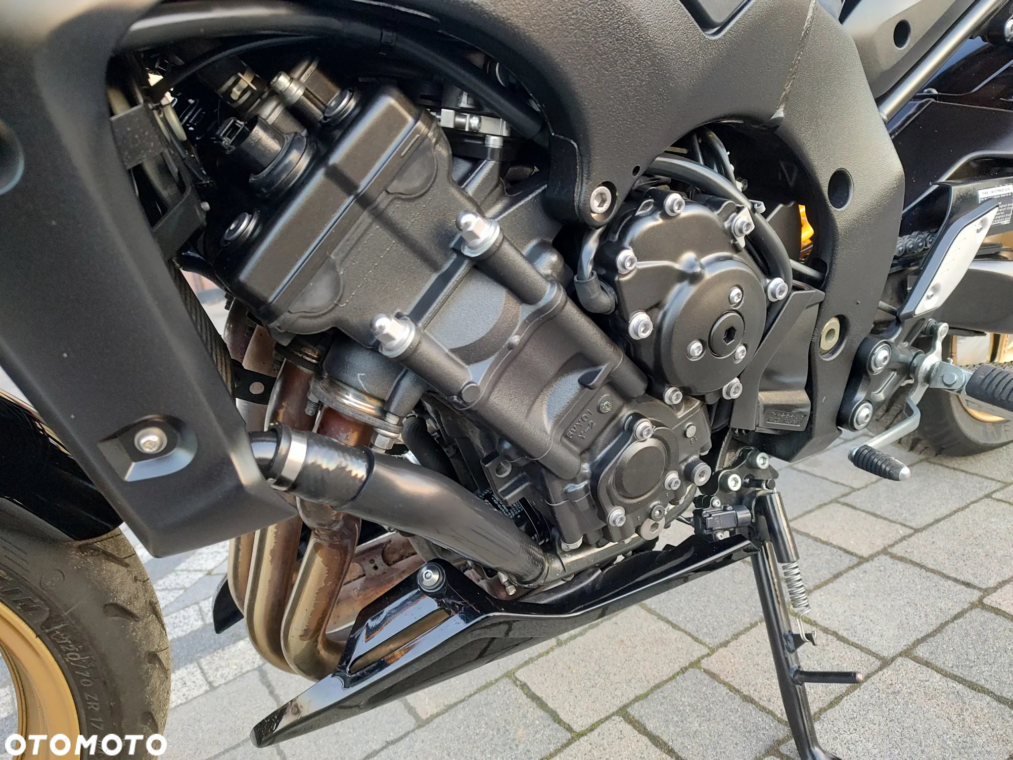 Yamaha FZ8 - 14