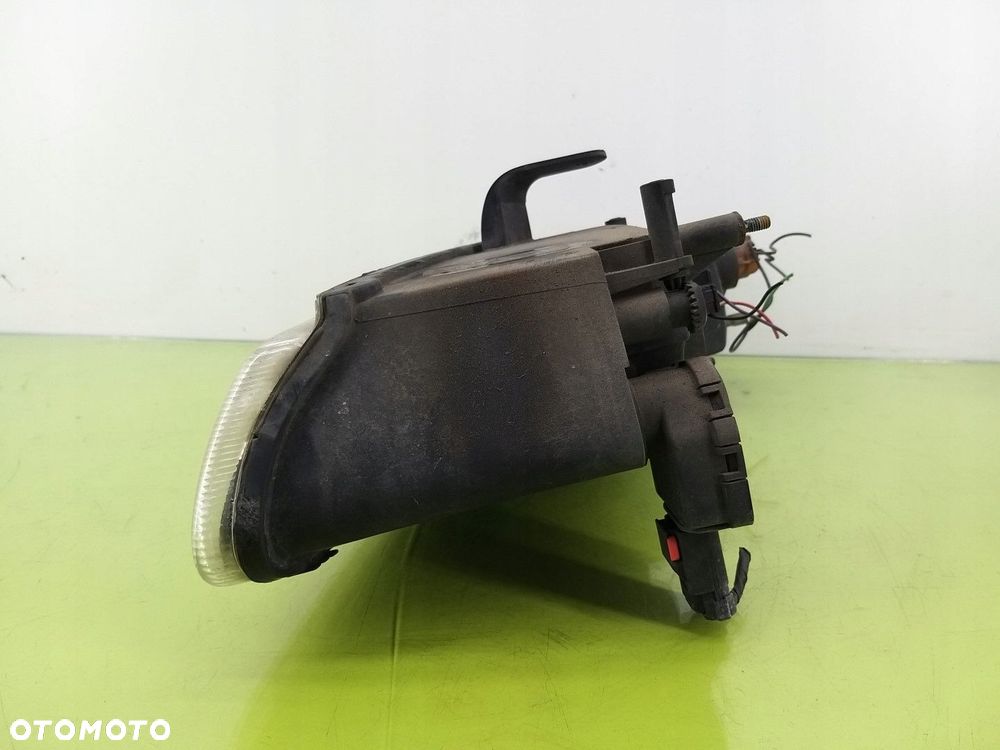 Reflektor lampa przód prawa Chrysler Voyager III 95-00 R 04576312AB - 6