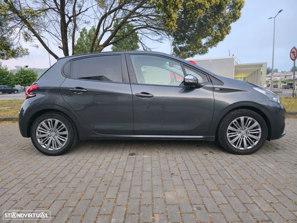 Peugeot 208 1.2 PureTech Style - 9