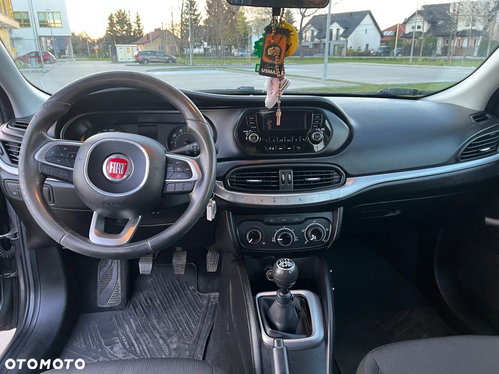 Fiat Tipo 1.4 T-Jet 16v Easy - 12