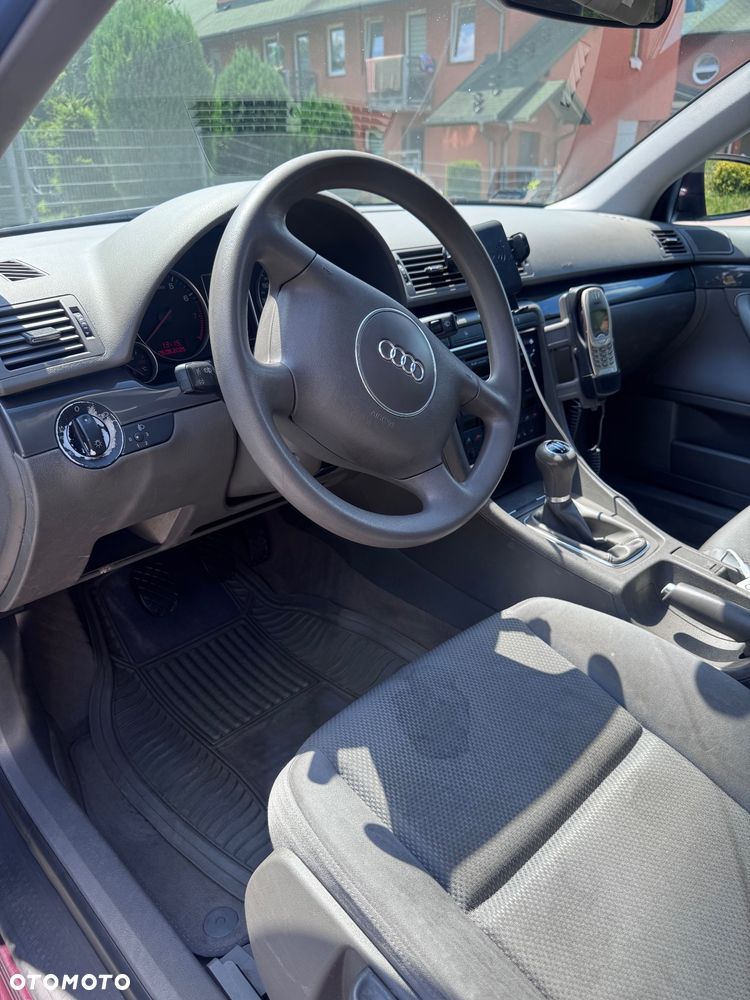 Audi A4 Limousine - 5