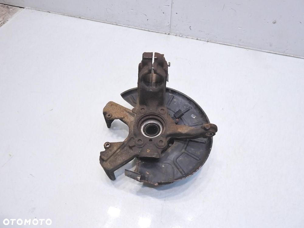 PIASTA ZWROTNICA PRAWY PRZÓD VW GOLF V 1.9 TDI - 3
