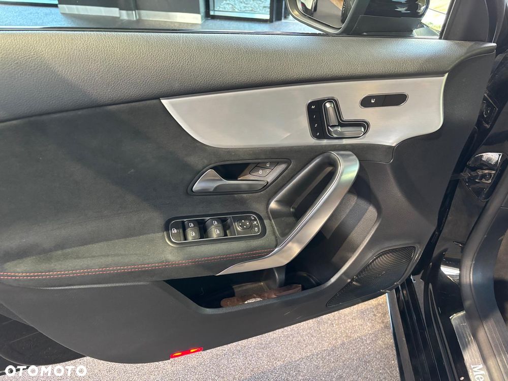 Mercedes-Benz Klasa A 220 4-Matic AMG Line 8G-DCT - 9