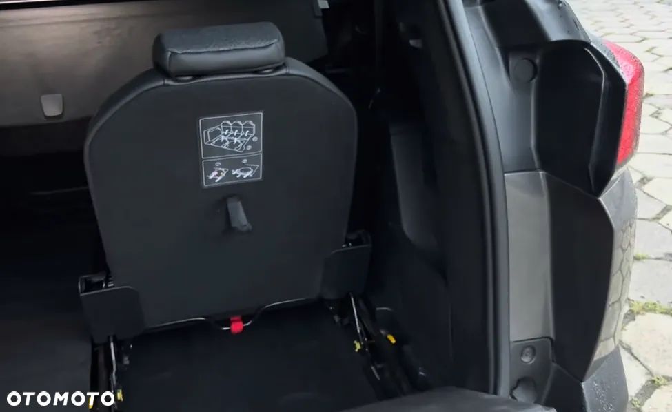 Peugeot 5008 1.6 PureTech GT Line S&S EAT8 - 17