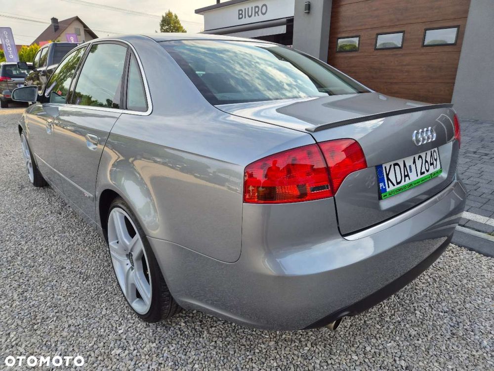 Audi A4 Limousine - 6