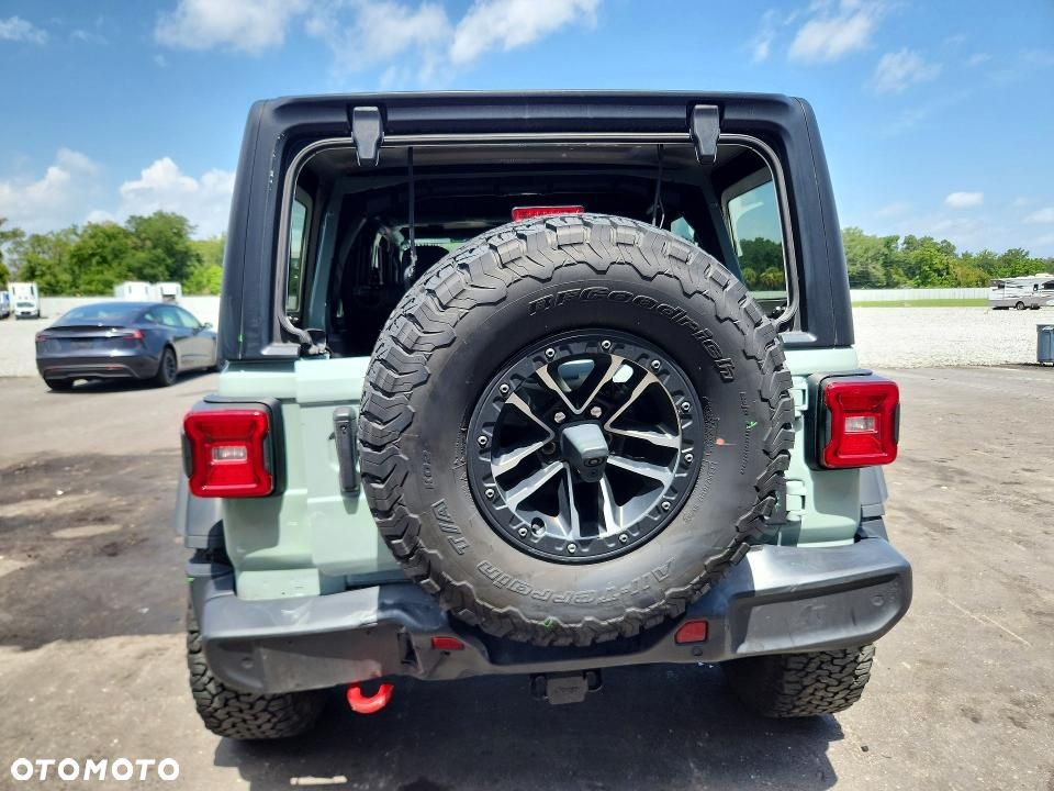 Jeep Wrangler - 8