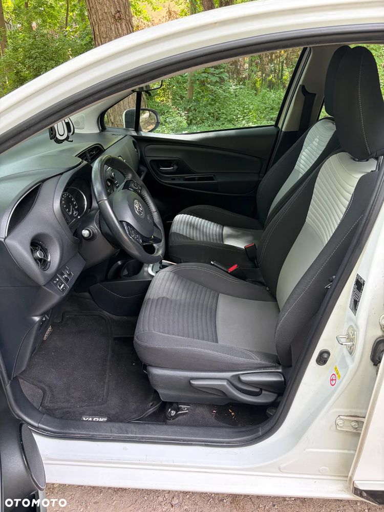 Toyota Yaris Hybrid 100 Active EU6 - 14