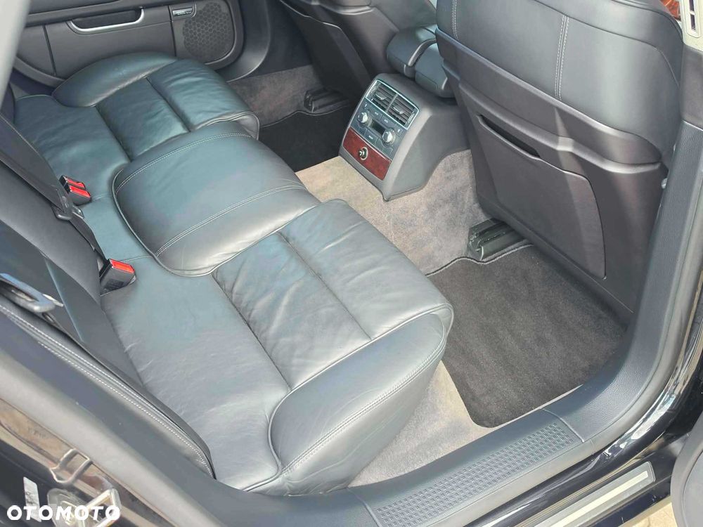 Audi A8 - 7