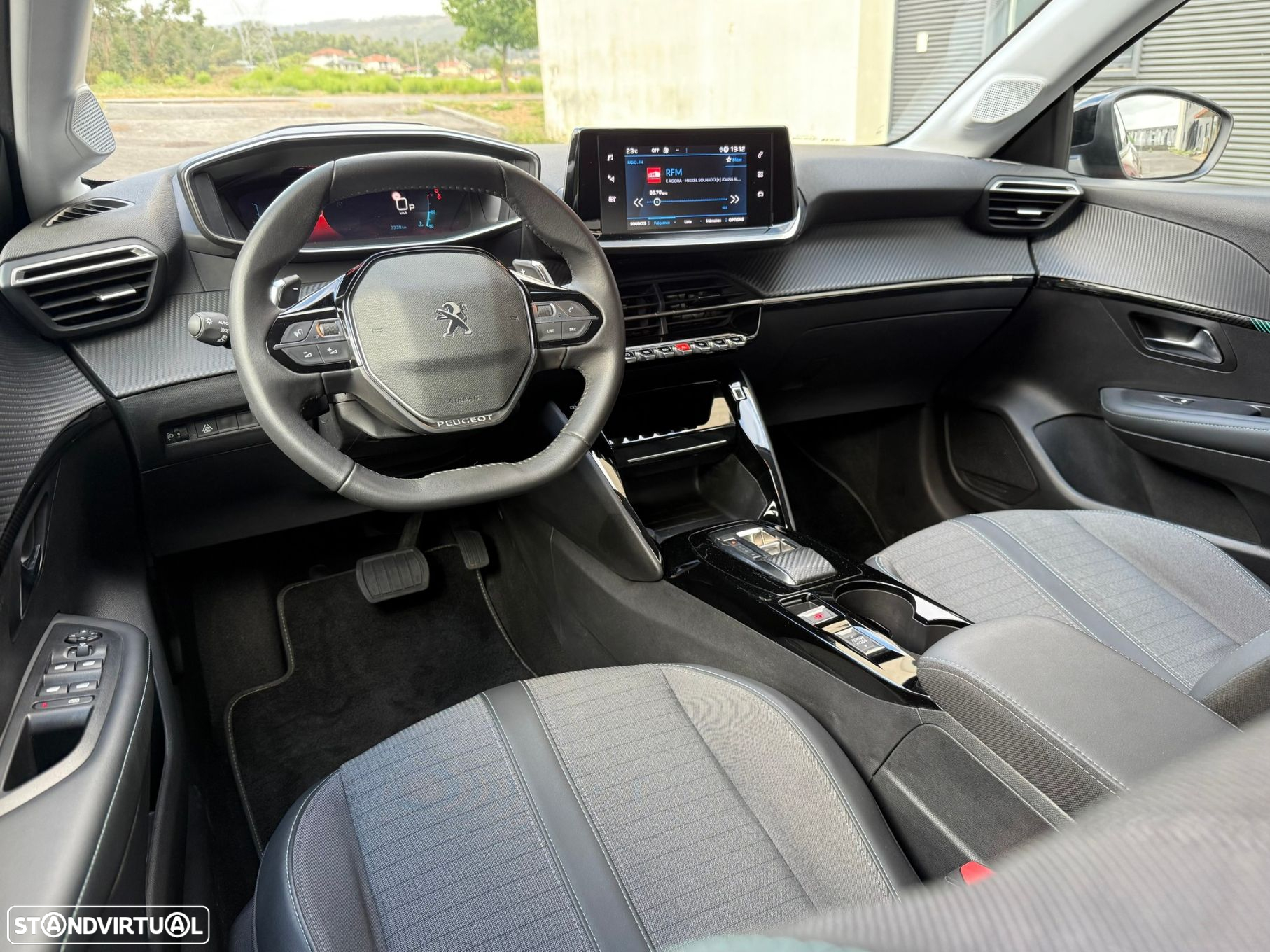 Peugeot 208 PureTech 100 EAT8 Allure - 10