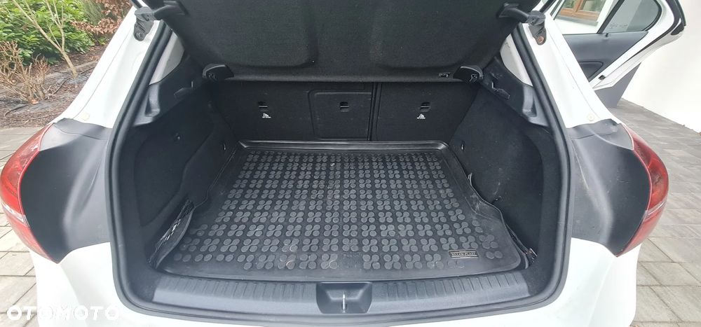 Mercedes-Benz GLA 180 7G-DCT - 9