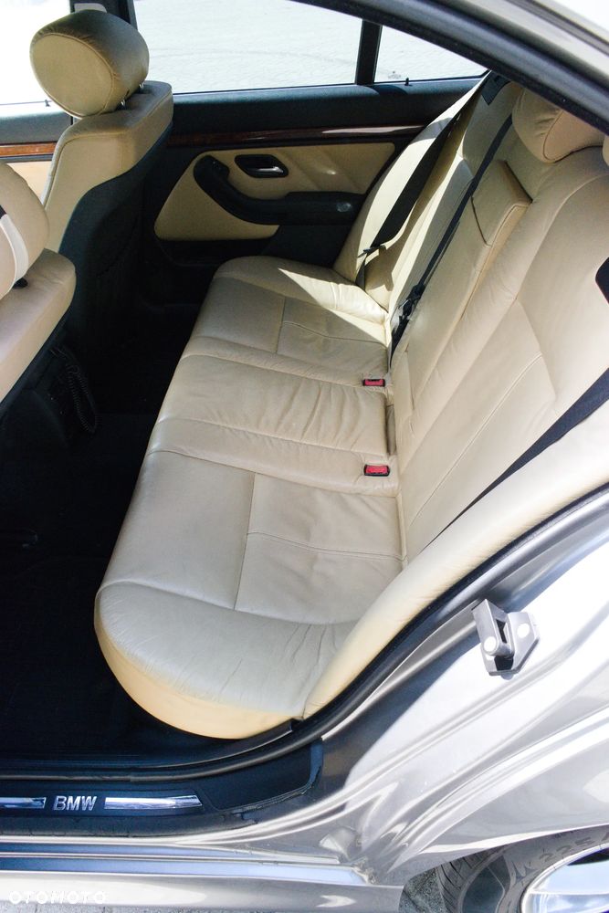 BMW Seria 5 - 33