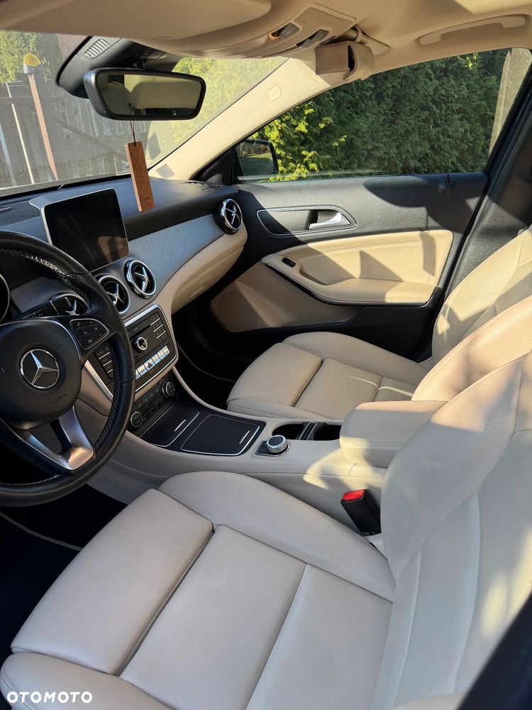 Mercedes-Benz GLA 200 7G-DCT Style - 13