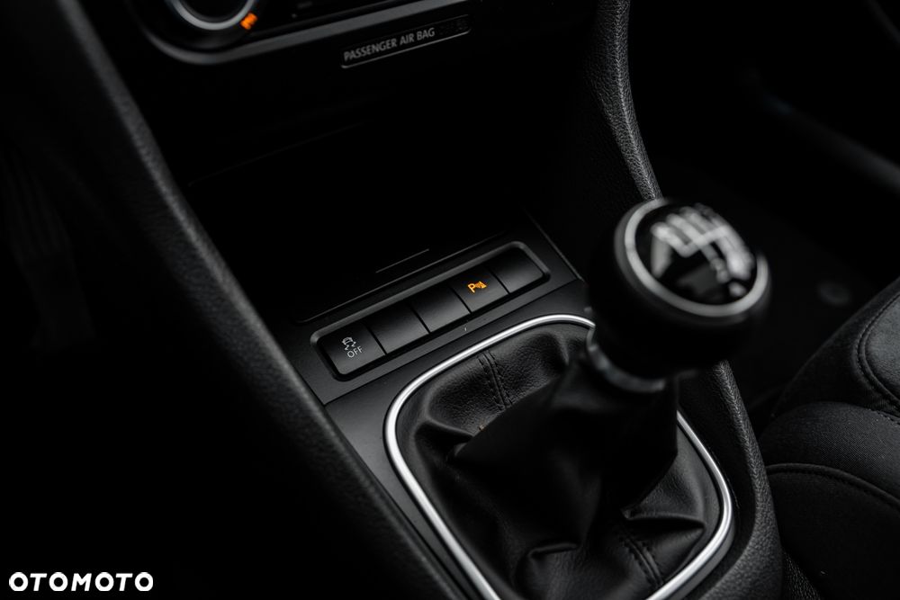 Volkswagen Golf - 35