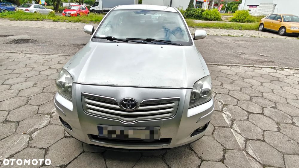 Toyota Avensis - 4