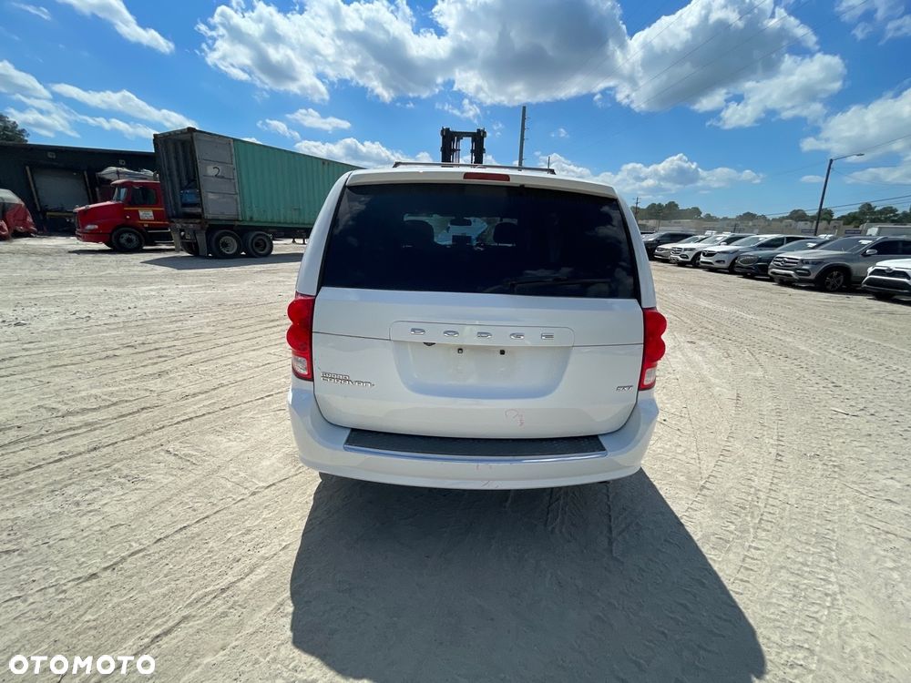 Dodge Grand Caravan 3.3 SE - 9