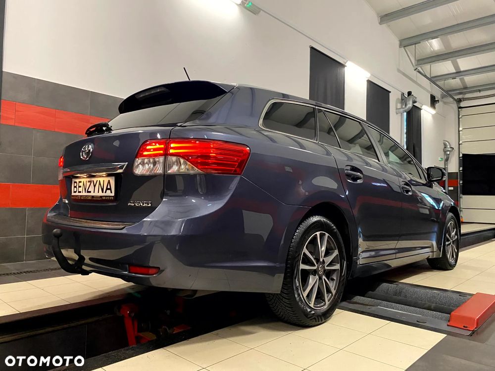 Toyota Avensis Touring Sports 1.8 Executive - 12