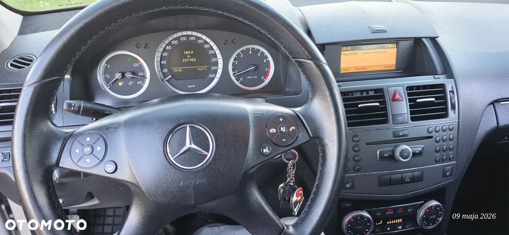 Mercedes-Benz Klasa C 180 Kompressor BlueEFFICIENCY Avantgarde - 19