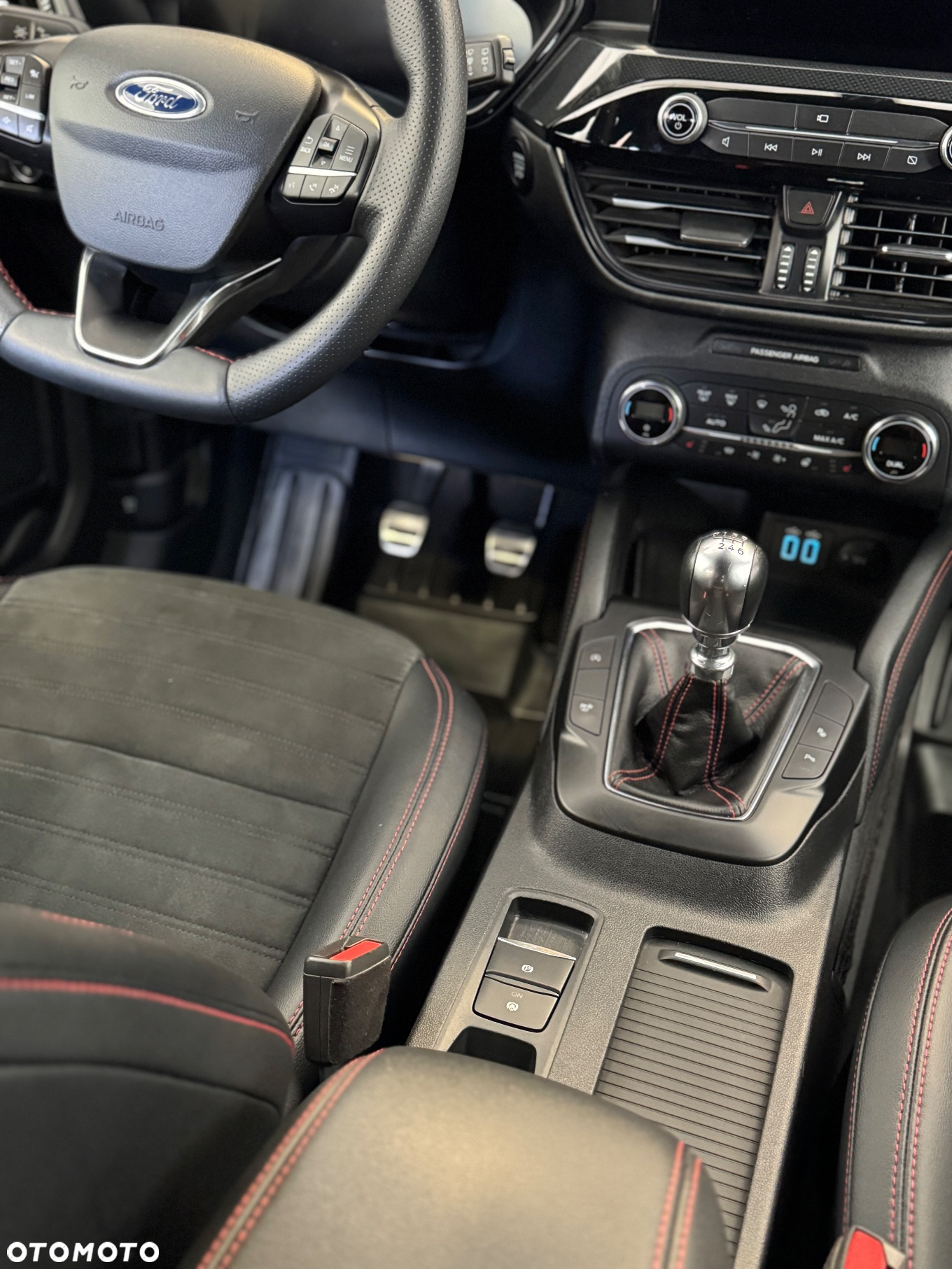 Ford Kuga 1.5 EcoBoost FWD ST-Line X - 13