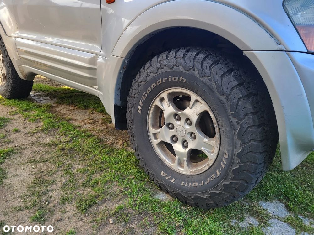 Mitsubishi Pajero - 4