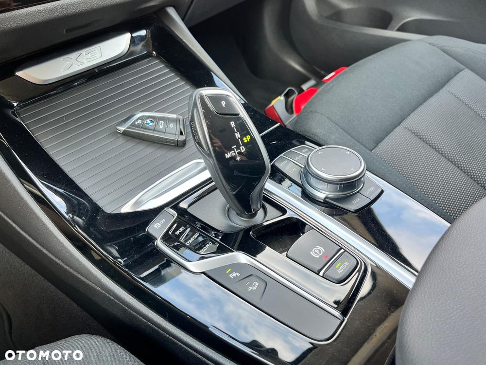 BMW X3 xDrive20i GPF - 24
