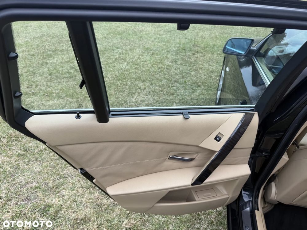 BMW Seria 5 530i - 16