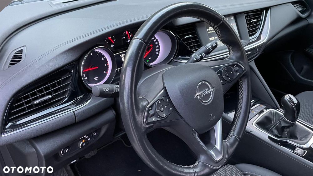 Opel Insignia 1.5 T Innovation S&S Eco - 10