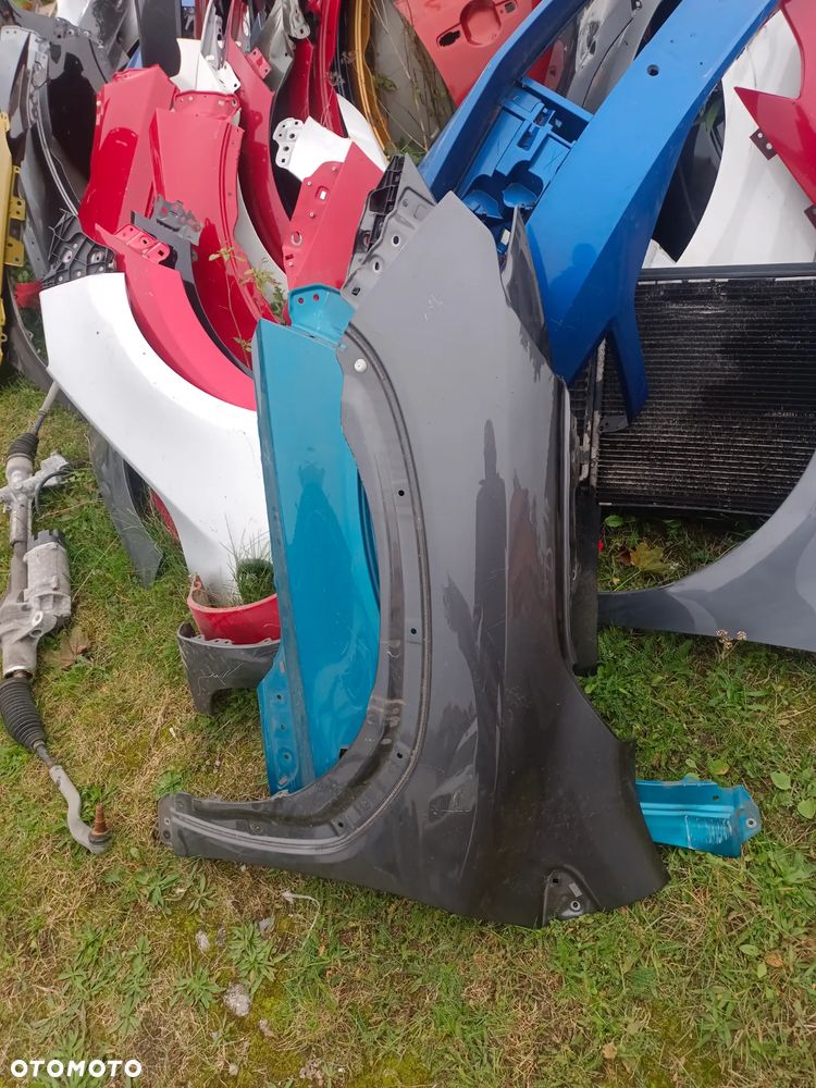 SUZUKI S CROSS 2 22- BŁOTNIK LEWY przód