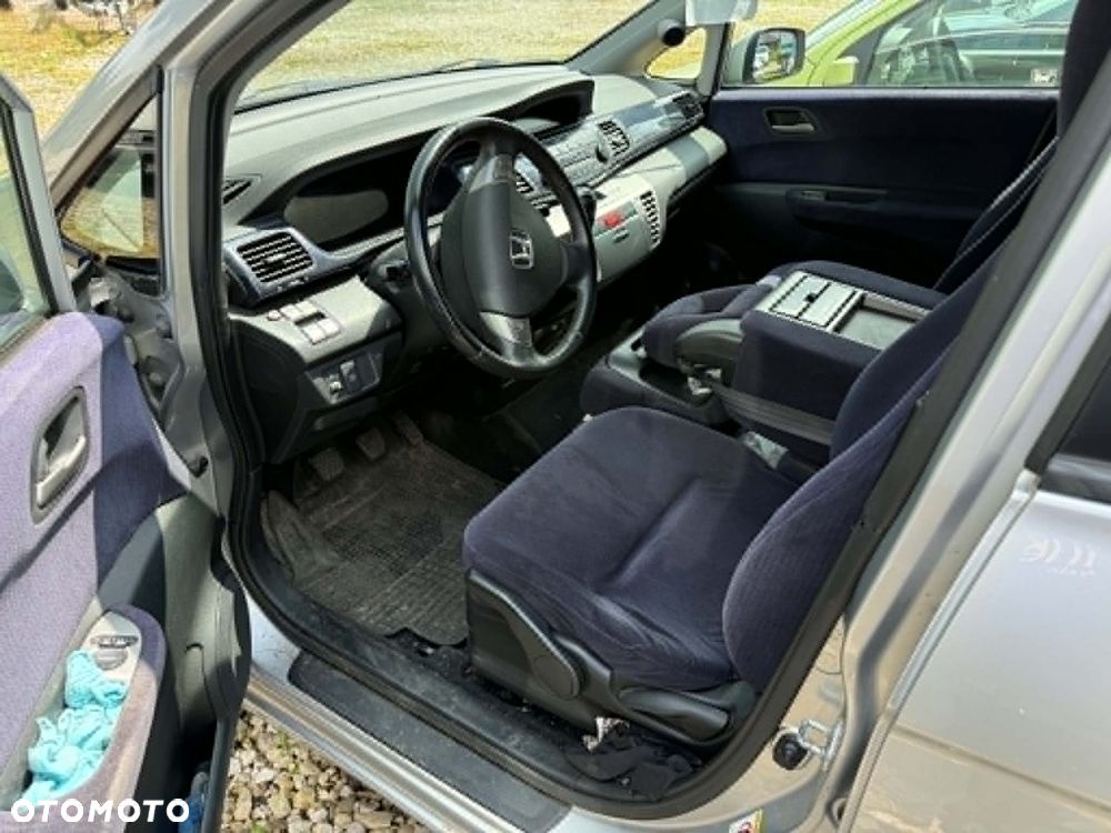 Honda FR-V - 5