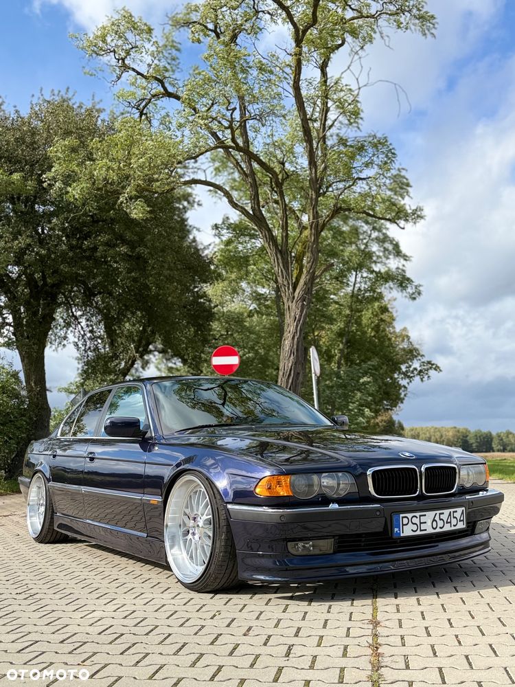 BMW Seria 7 740i - 3