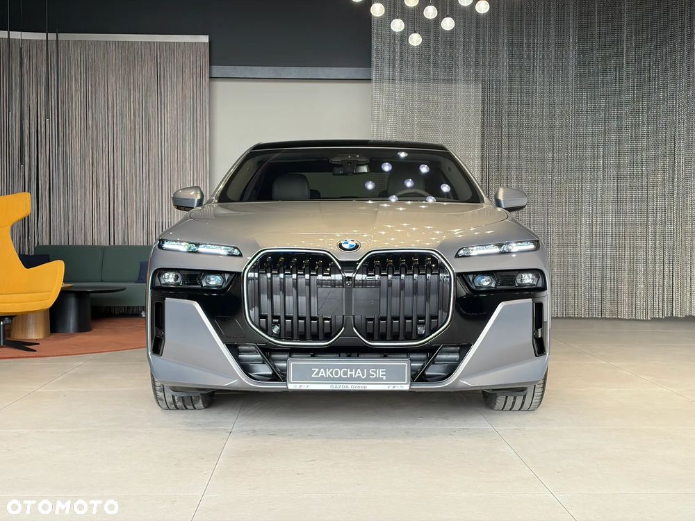 BMW Seria 7 740d xDrive mHEV M Sport sport - 7