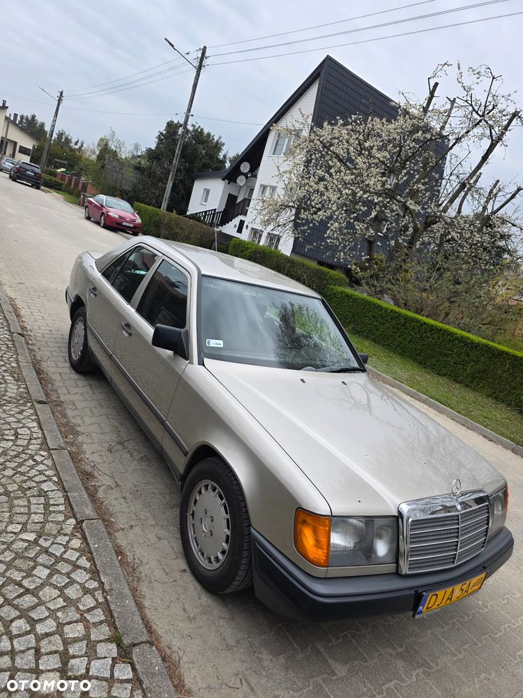 Mercedes-Benz W124 (1984-1993) - 11