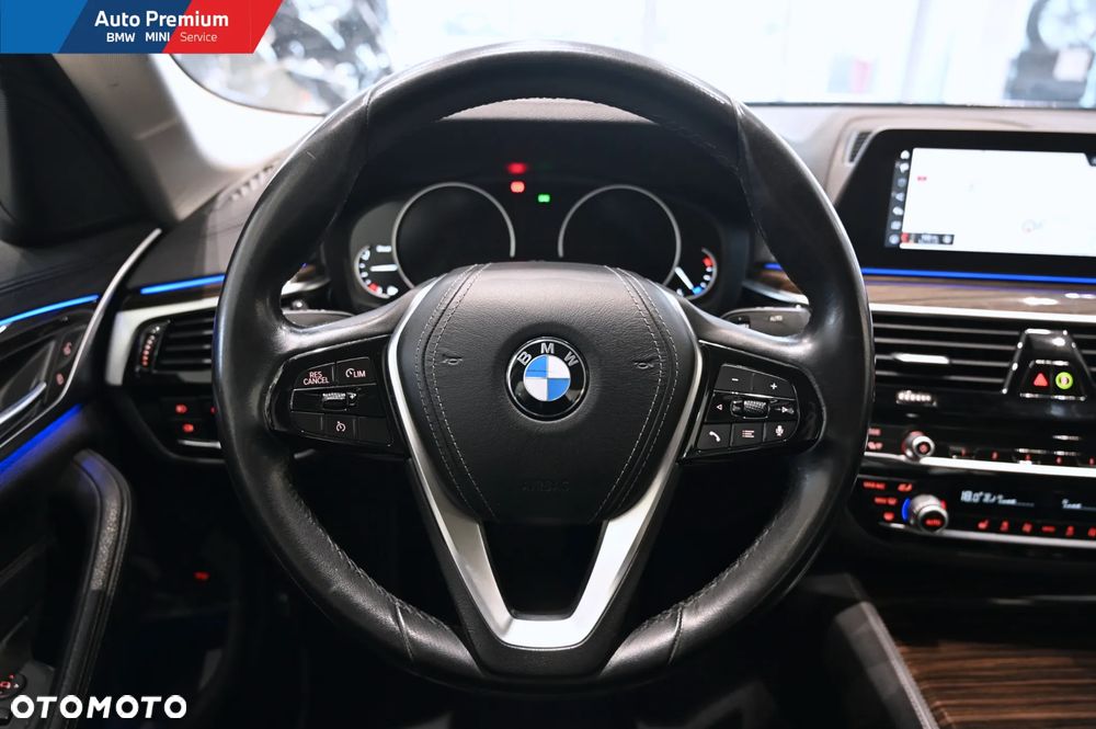 BMW Seria 5 520d xDrive - 7