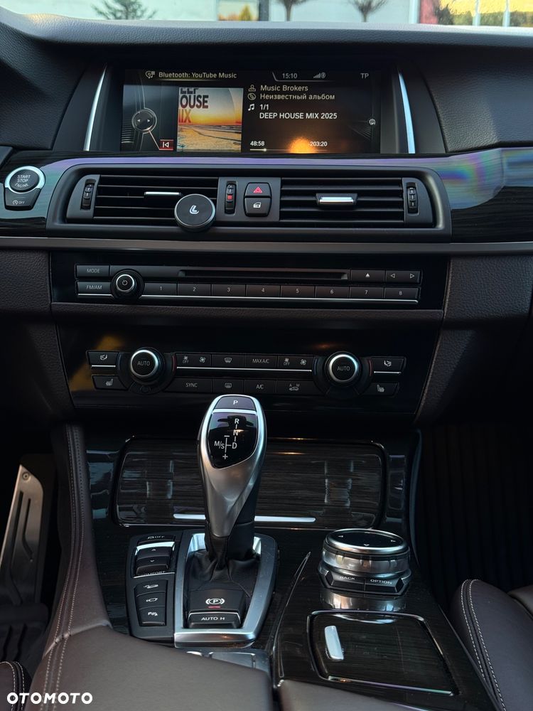 BMW Seria 5 530d xDrive - 14
