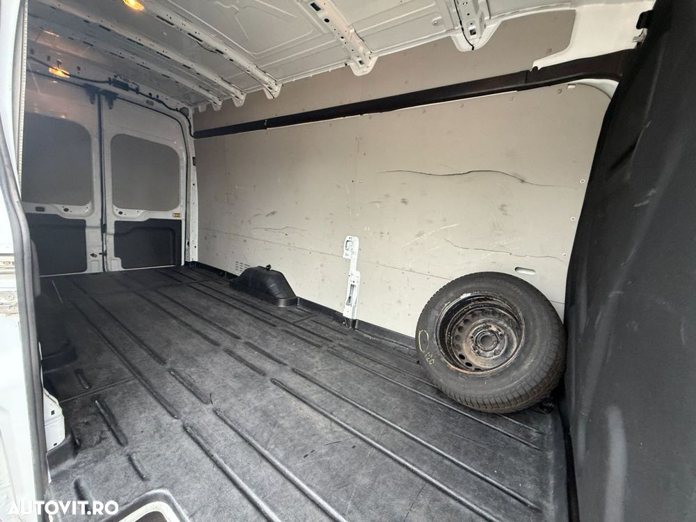 Ford Transit 350 2.0 EcoBlue HDT 130 CP L4 RWD DCAB Trend - 19