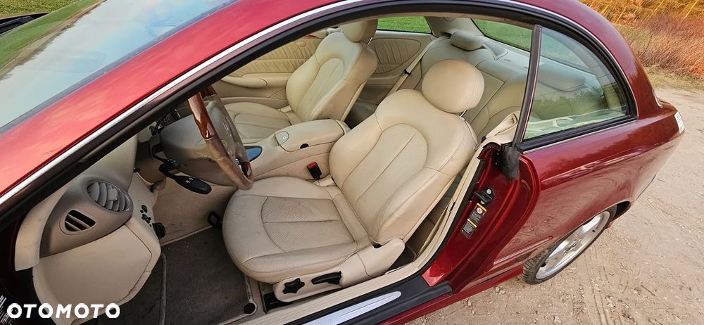 Mercedes-Benz CLK - 12