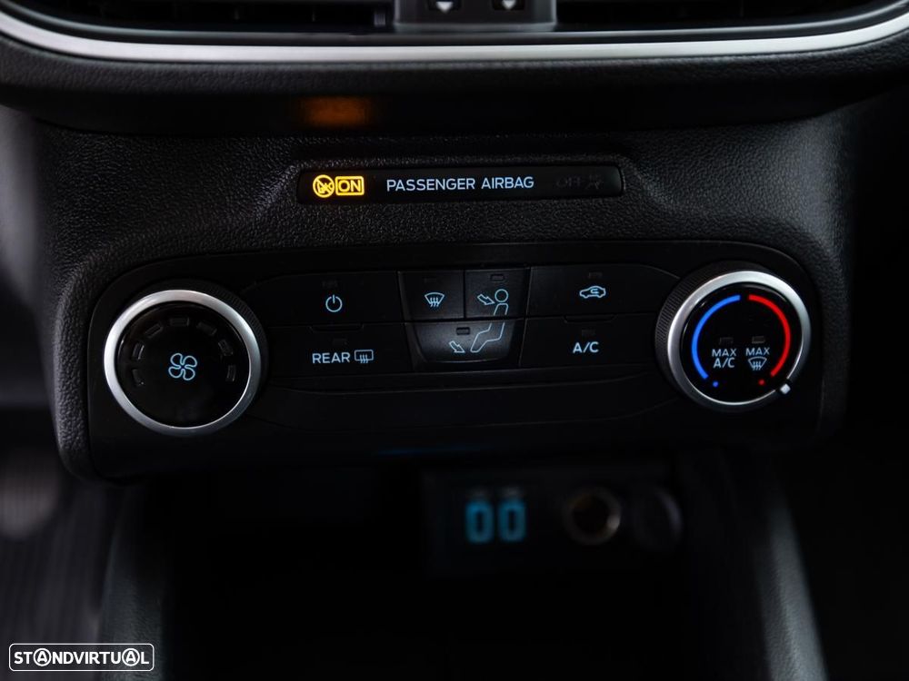 Ford Focus SW - 16