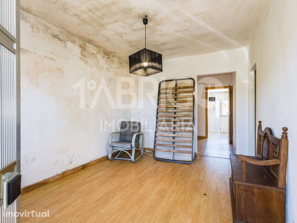 Moradia T2 com Terreno - (Imóvel sem licença de utilização, escritu... - Grande imagem: 4/25