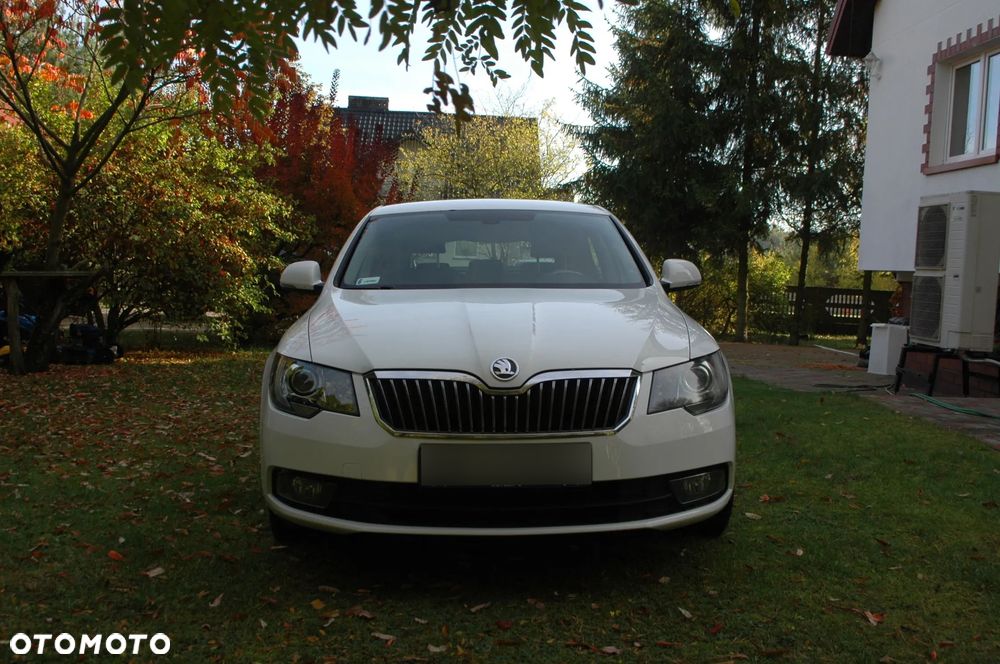 Skoda Superb 2013 photo 3