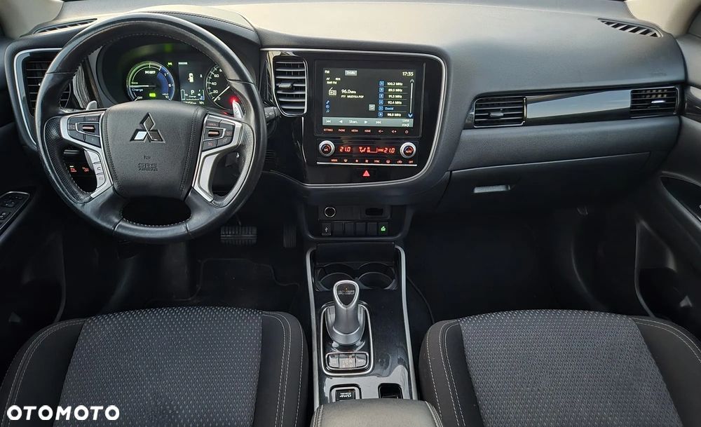 Mitsubishi Outlander - 24