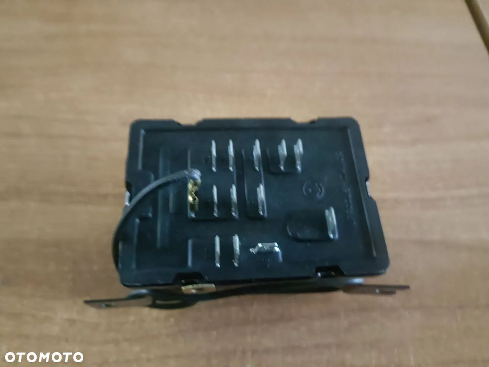 Przerywacz kierunkowskazu TPK 80-40 - 2