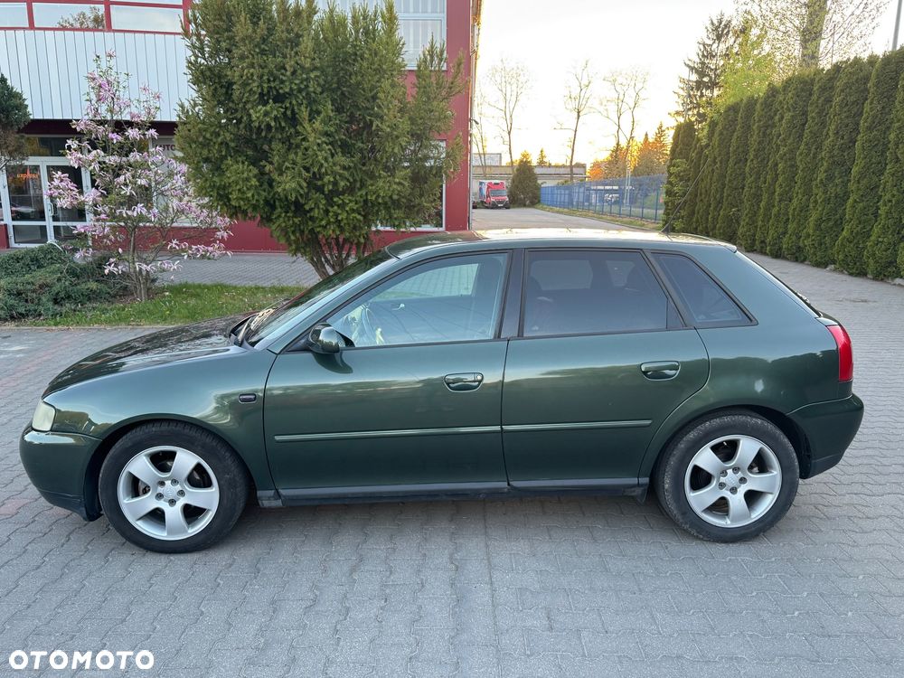 Audi A3 Sportback 1.6 Ambiente - 4