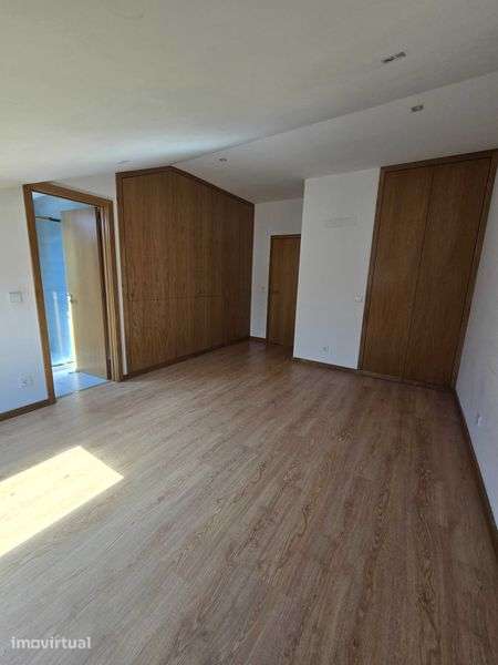 Apartamento T3 Duplex - Rua de Pedro Hispano - Grande imagem: 5/8