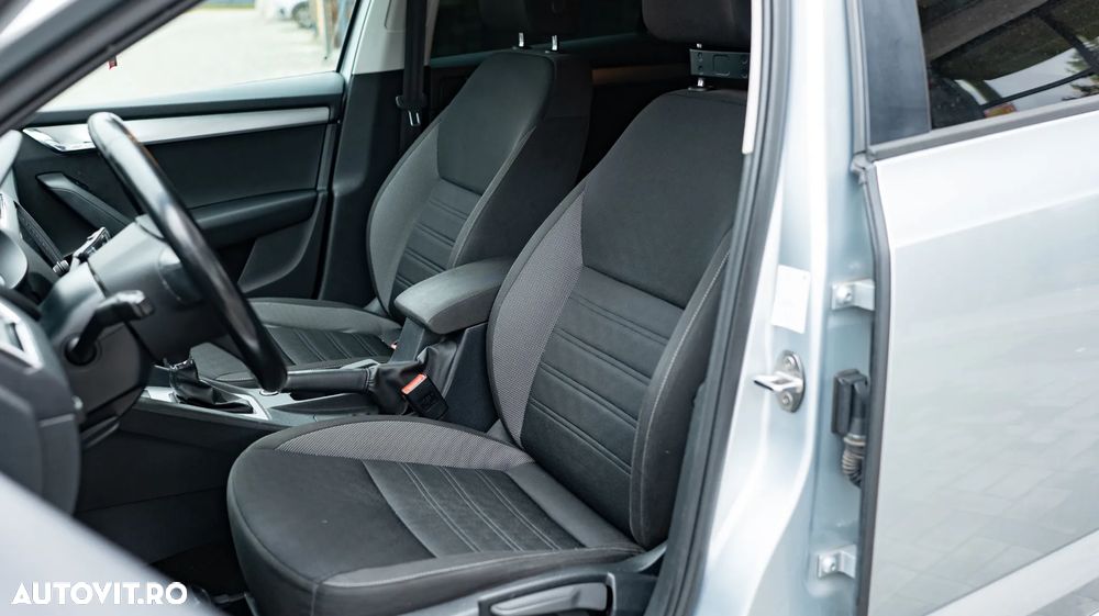 Skoda Octavia Combi Diesel 1.6 TDI DSG Style - 7