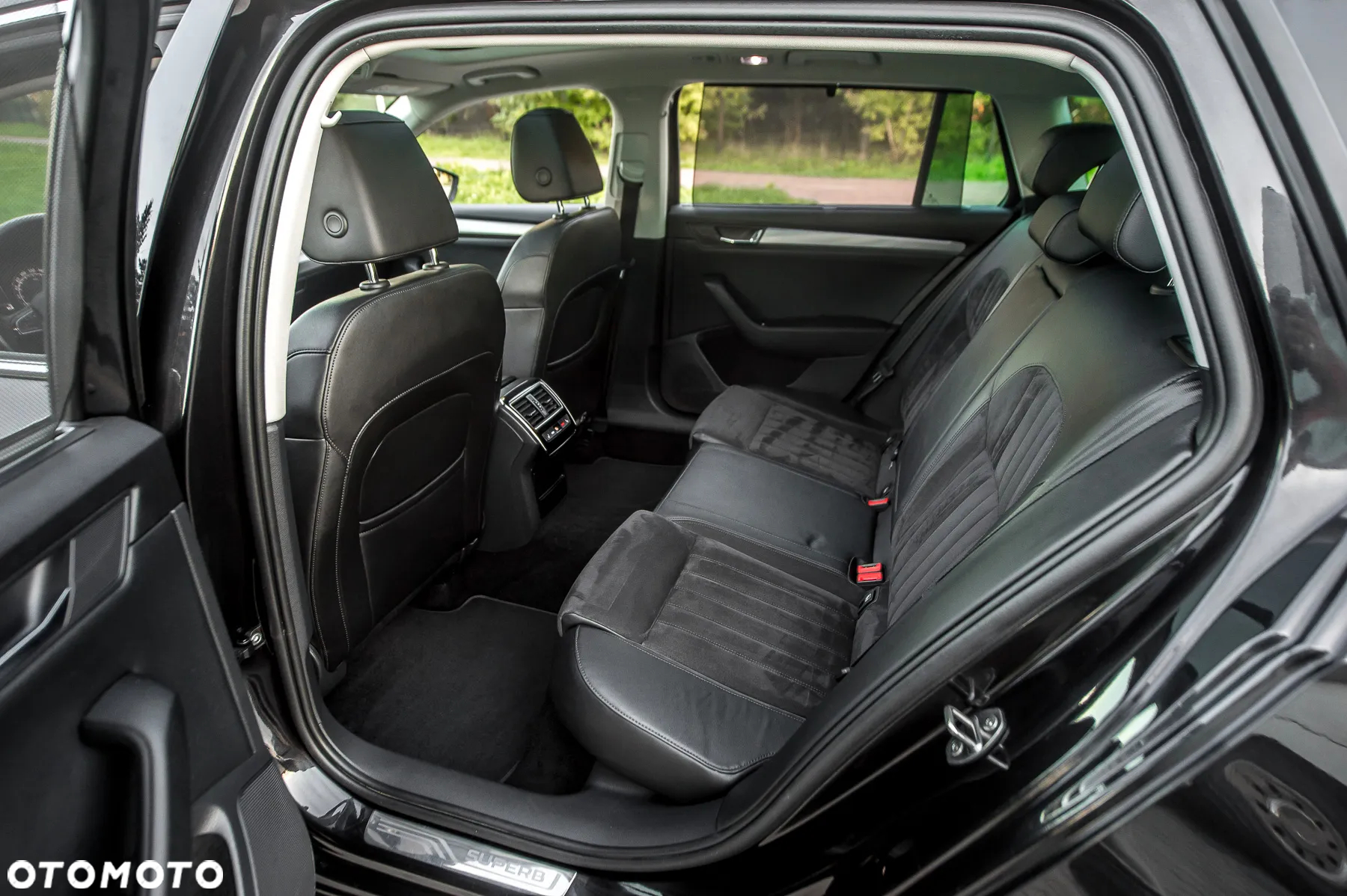 Skoda Superb Combi 2.0 TSI 4x4 DSG Ambition - 32