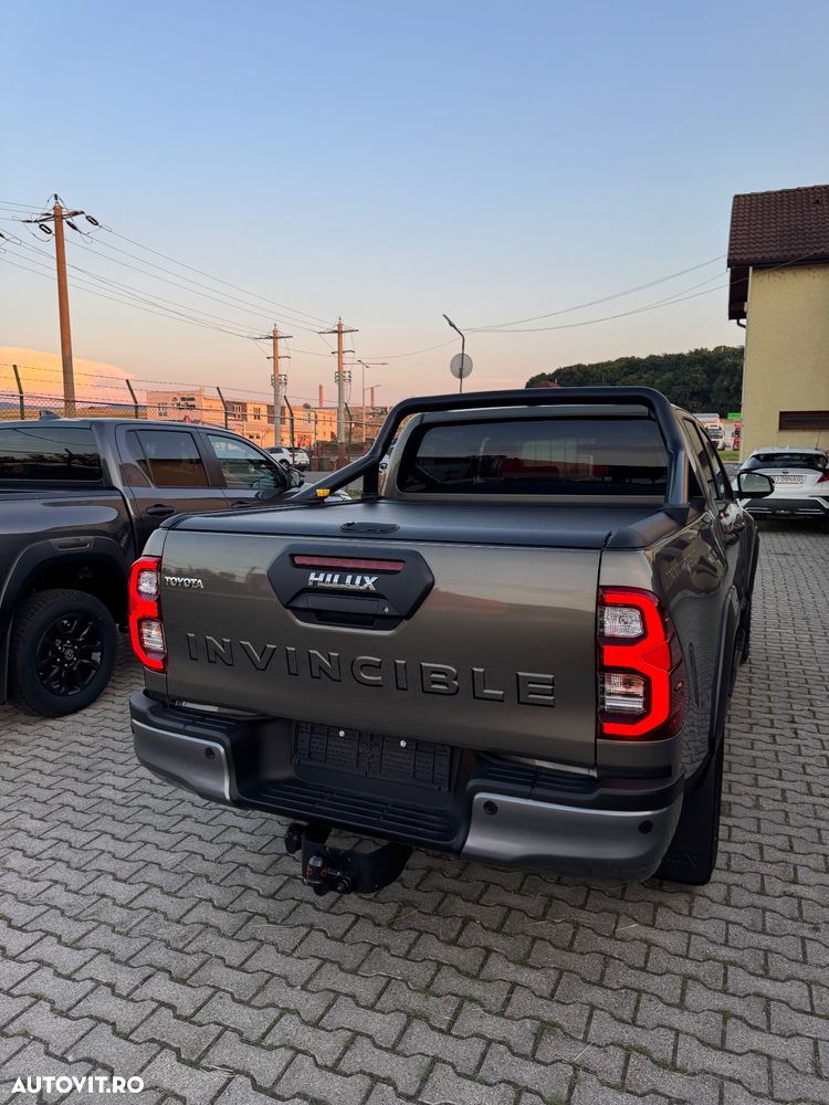 Toyota Hilux 2.8D 204CP 4x4 Double Cab AT MHEV Invincible - 6