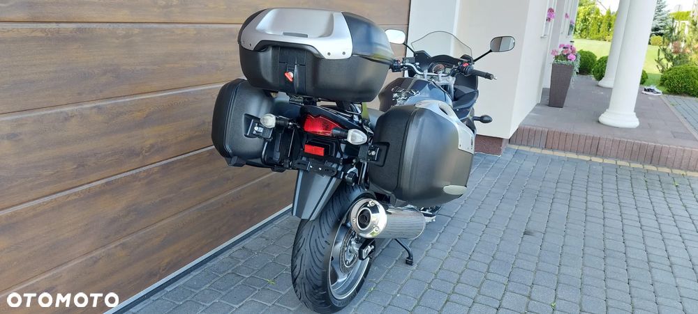 Suzuki GSX - 12