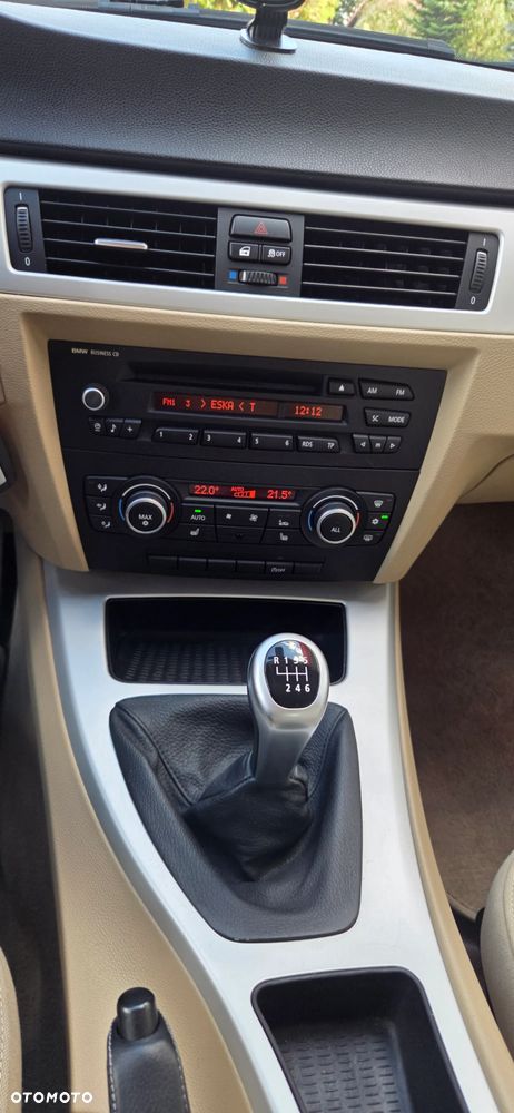 BMW Seria 3 318d DPF Edition Exclusive - 27