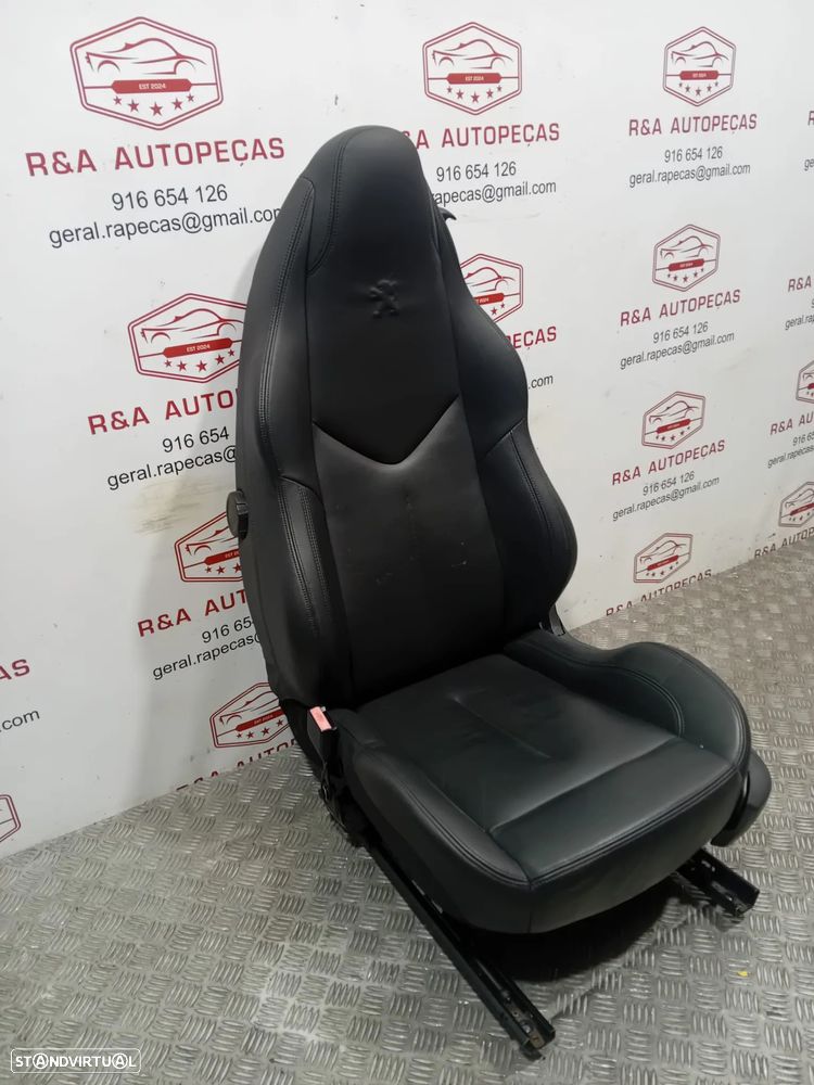 Conjunto de Bancos Peugeot RCZ Em Pele - 14