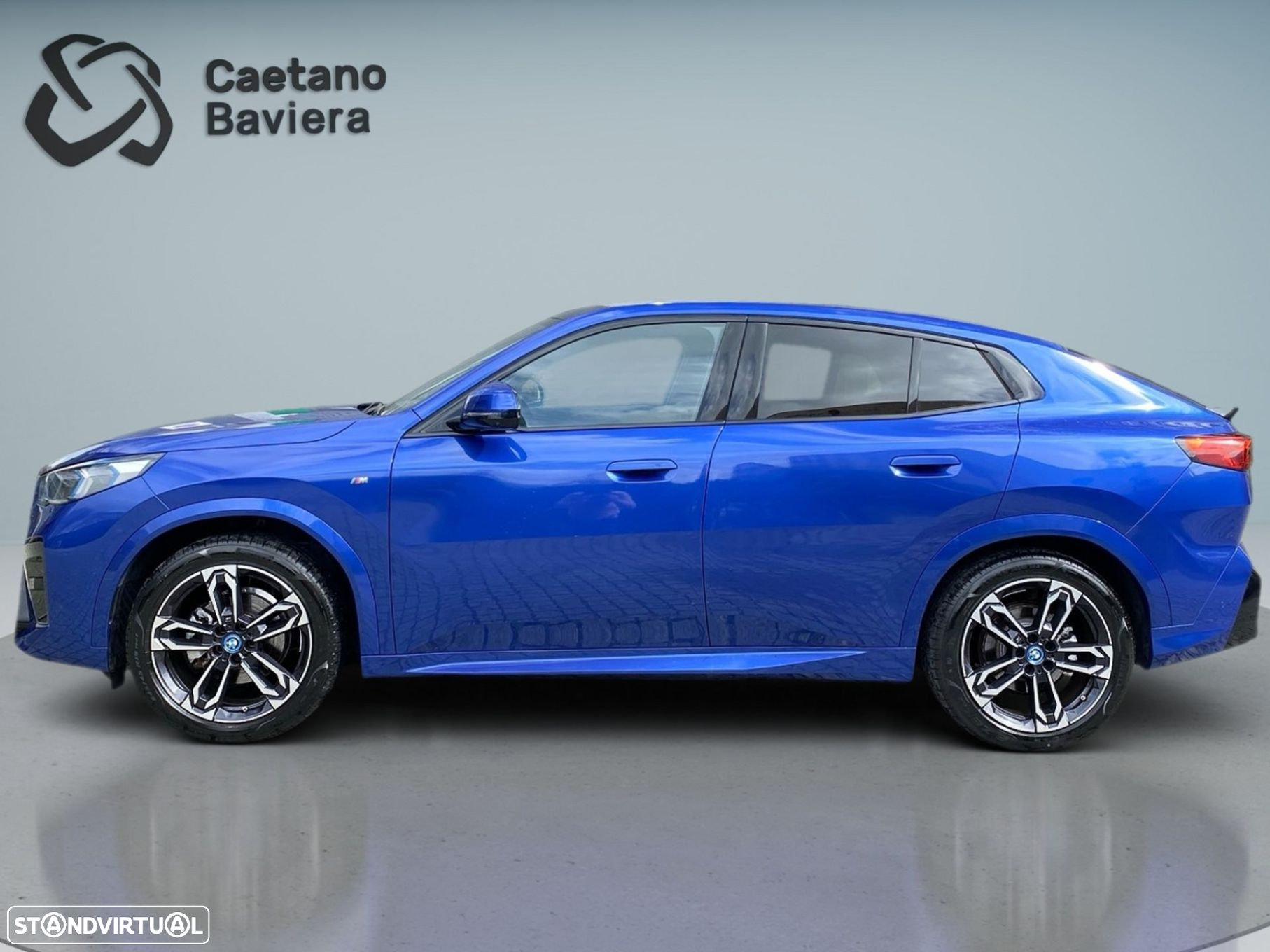 BMW iX2 eDrive20 Pack Desportivo M - 29