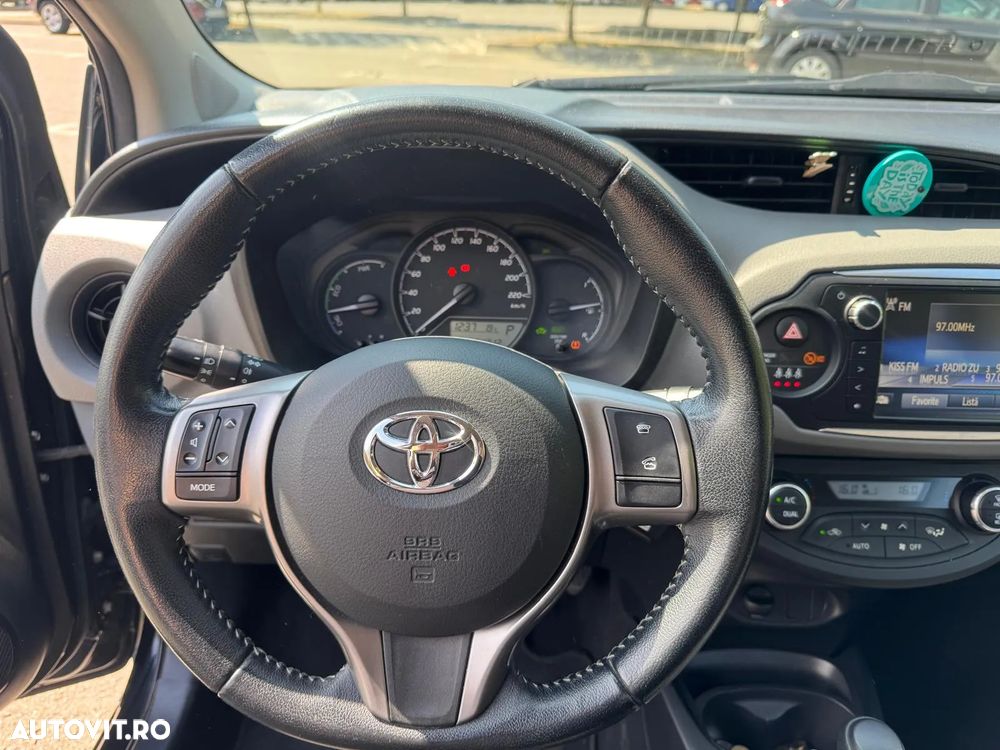 Toyota Yaris 1.5 VVT-i HSD Exclusive - 14